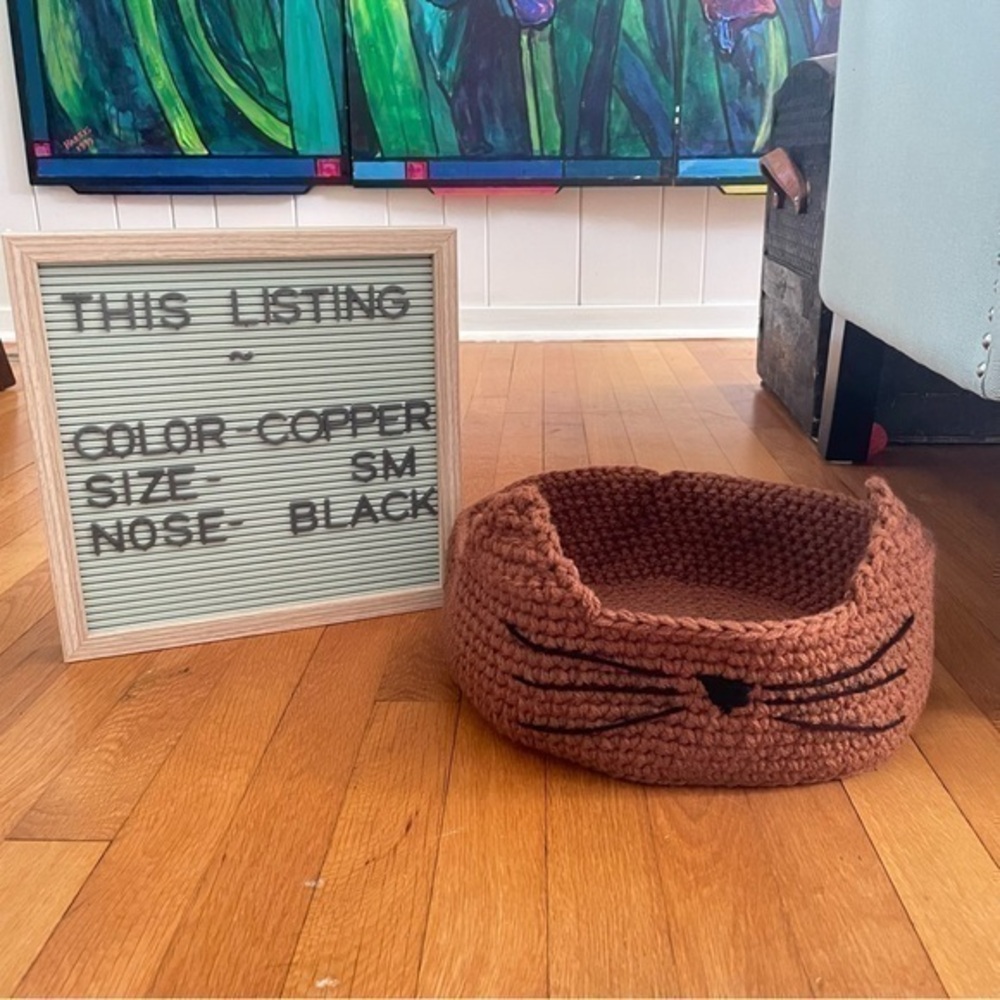Handmade Artisan NWT Small Cat Bed Copper / Black Nose 11.5” x 4” Crocheted Pet